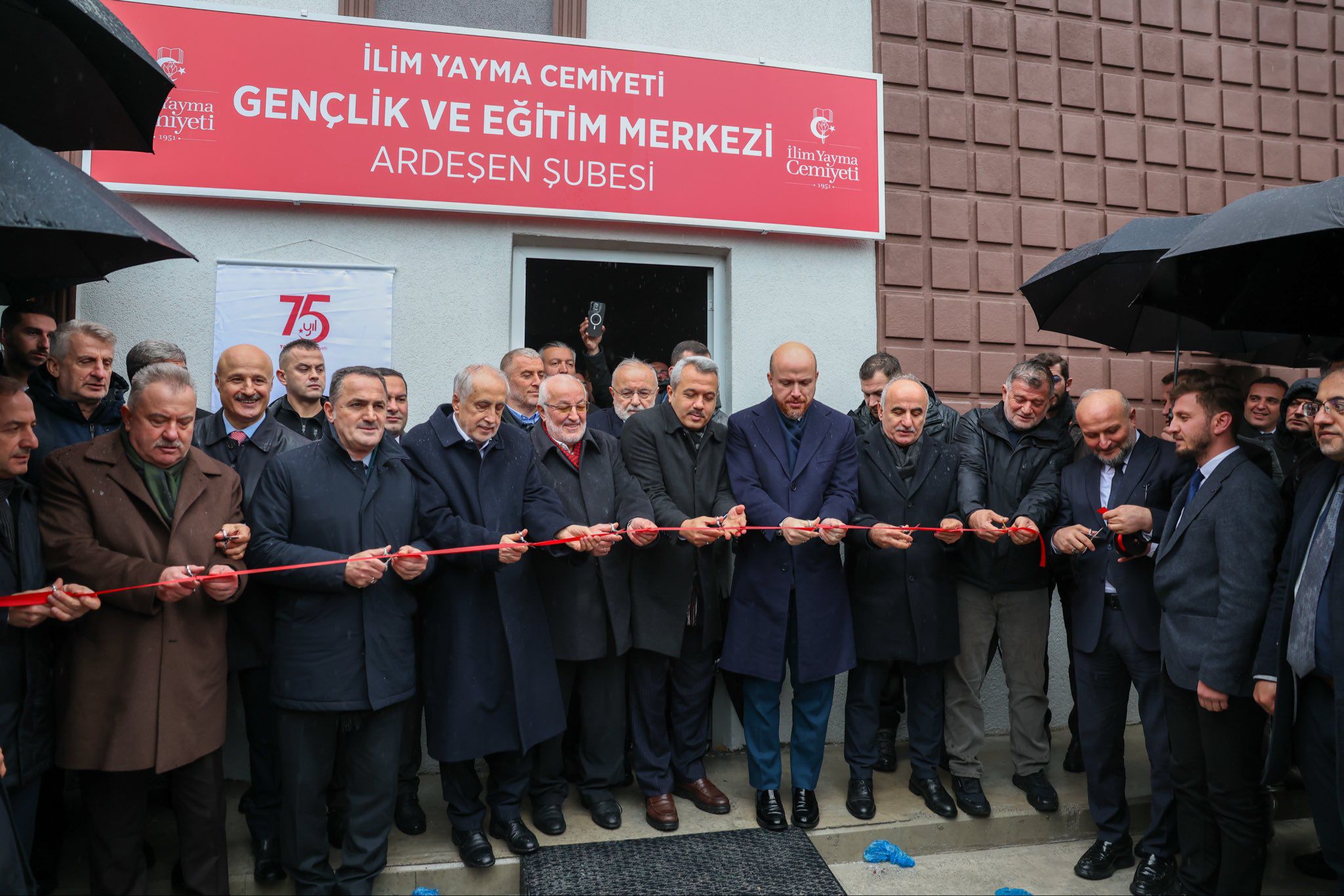 İlim Yayma Cemiyeti Ardeşen Şubesi ve Gençlik ve Eğitim Merkezi Açıldı resim